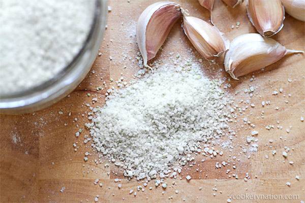 DIY Garlic Salt