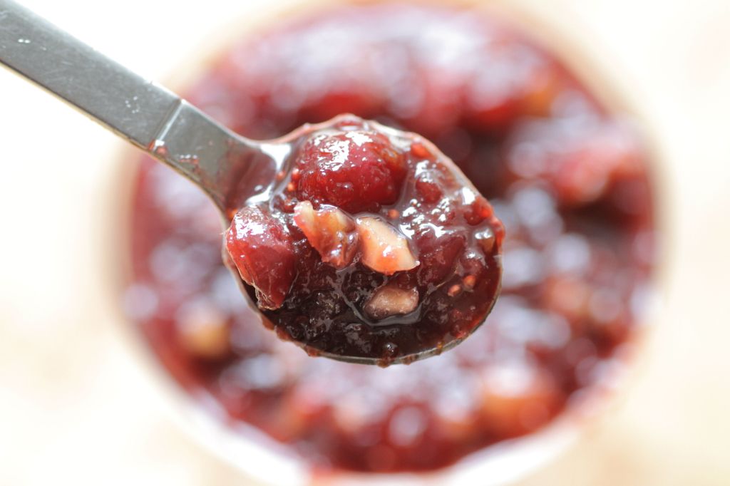 Walnut Maple Cranberry&nbsp;Sauce