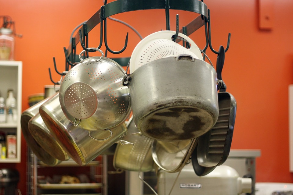 What is “Nonreactive” Cookware